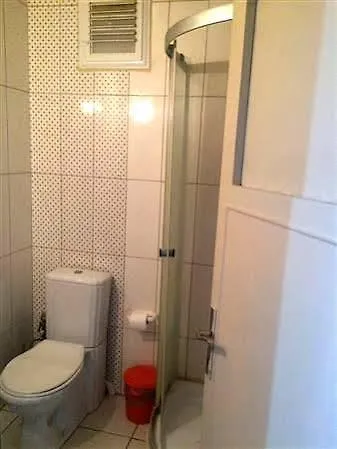 Uyar Palace Hostel